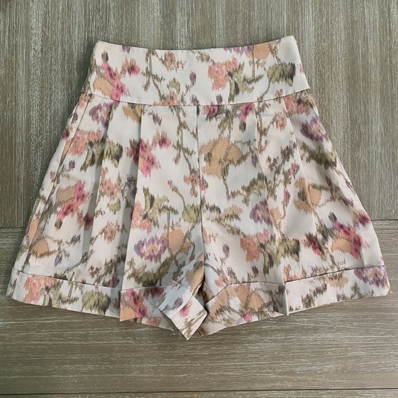 Rebecca Taylor Cream High Waist Shorts with Flowy Silhouette - Picture 3 of 13
